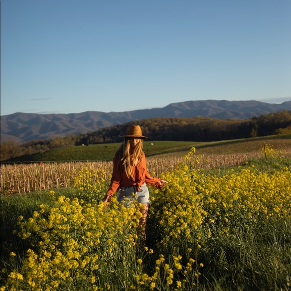 Meet your Posher, Julie - Picture 5 of 5